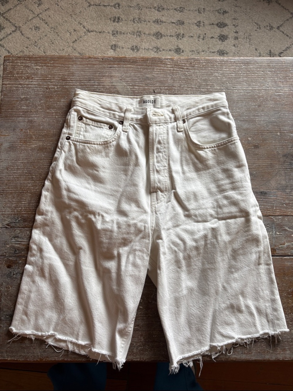 Agolde 90’s Raw Hem Denim Shorts in Off-White